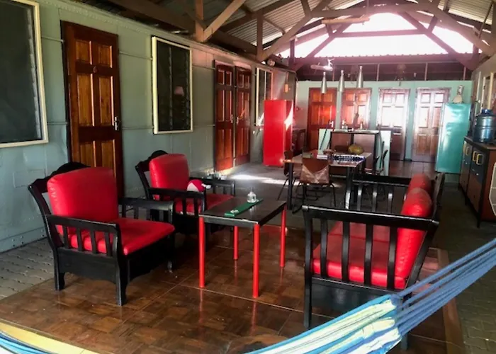 Unu Pikin Guesthouse